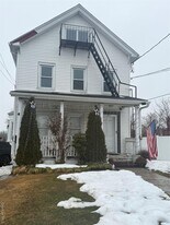 22 N Regent St in Port Chester, NY - Building Photo