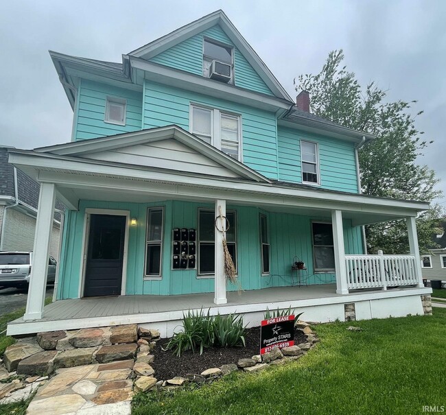 property at 423 S Fess Ave