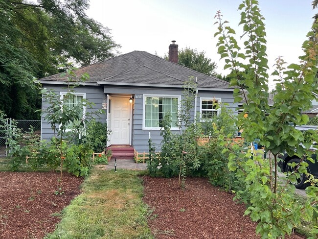property at 837 G St