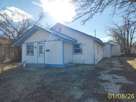 105 N Wynne St in Pampa, TX - Building Photo