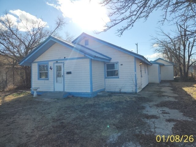 105 N Wynne St in Pampa, TX - Foto de edificio