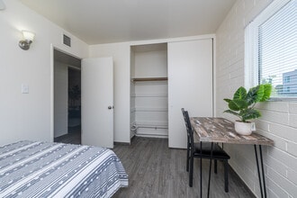University Vista Student Apartments in Tucson, AZ - Building Photo - Interior Photo