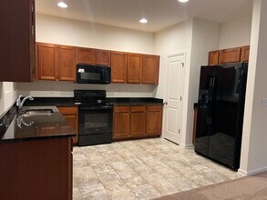 204 Swallowtail Ln in Goose Creek, SC - Building Photo - Building Photo