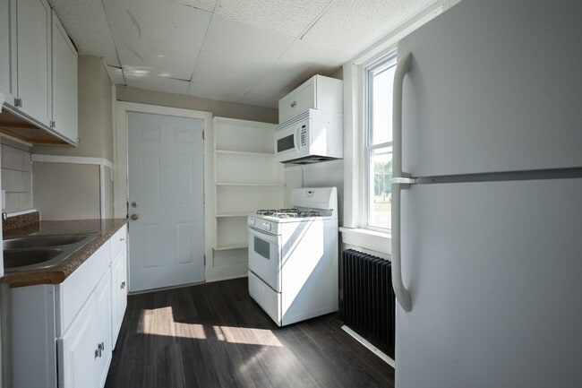 property at 1009 12th St NW