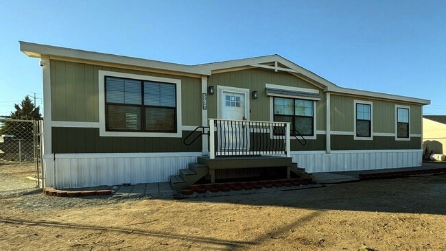 property at 2716 Bryan Ct SW