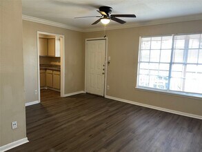 4710 Airport Blvd in Houston, TX - Building Photo - Building Photo