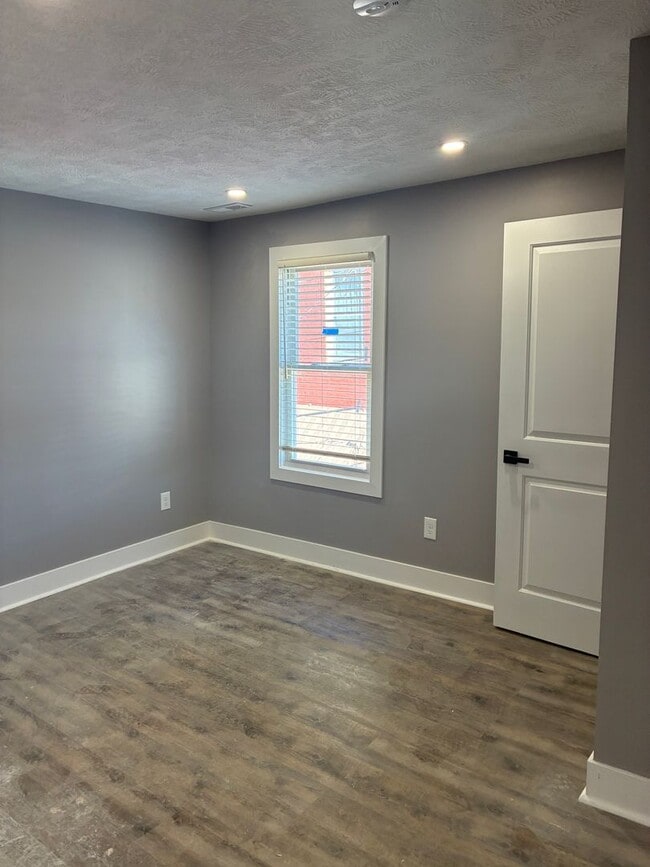 352-354 Ermine Wy in Pittsburgh, PA - Building Photo - Building Photo