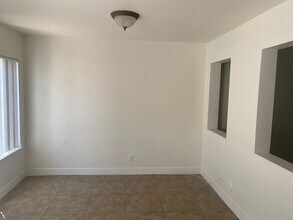 390 Jeremiah Dr in Simi Valley, CA - Building Photo - Building Photo