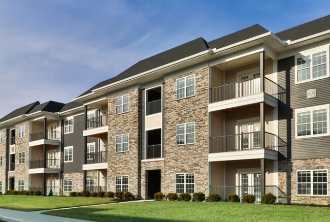 5761 Fenimore Trail Dr W-Unit -308.1323848 in Westerville, OH - Building Photo - Building Photo