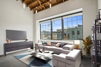 Charli in Salt Lake City, UT - Foto de edificio - Building Photo