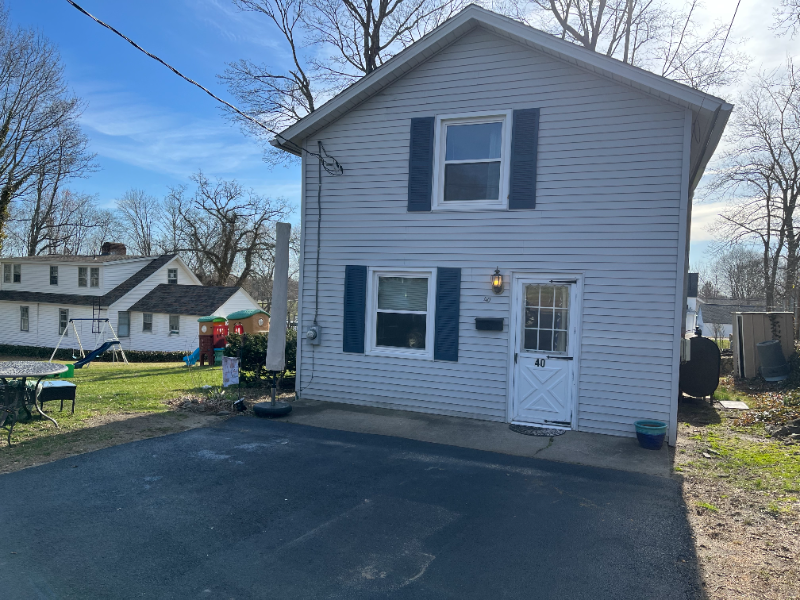 40 Tower Hill Rd in North Kingstown, RI - Building Photo