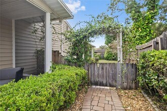 6914 N Lynn Ave in Tampa, FL - Foto de edificio - Building Photo