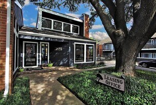 Tramor at the Oaks Apartments