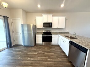 231 Chandler Ct in Sanford, NC - Building Photo - Building Photo