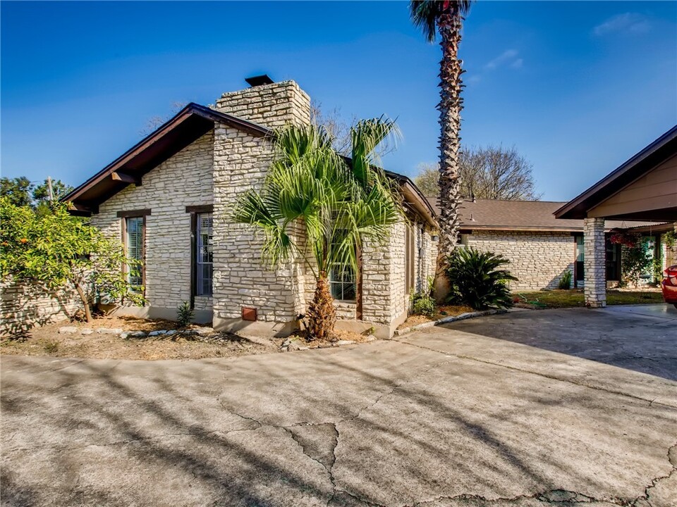 8007 Brockman St, Unit A in Austin, TX - Building Photo
