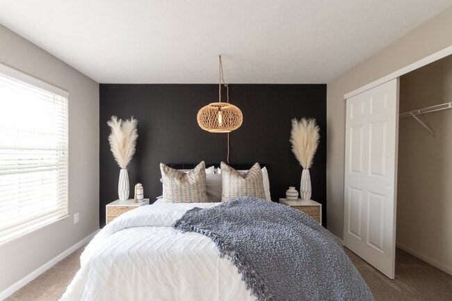 Trails of Saddlebrook in Florence, KY - Building Photo - Building Photo