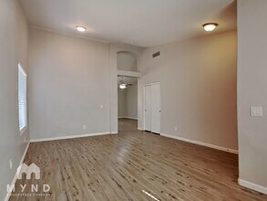 7922 W Whyman Ave in Phoenix, AZ - Foto de edificio - Building Photo