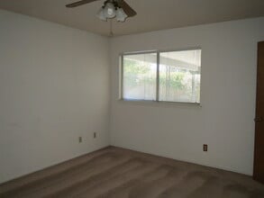 3675 Sunnyside Ave in Clovis, CA - Building Photo - Building Photo