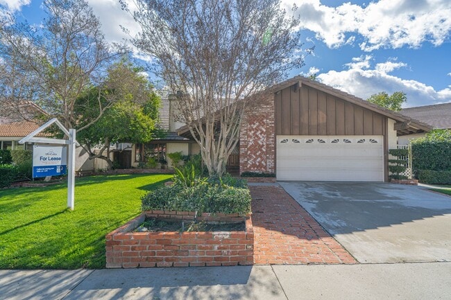 property at 25356 Avenida Ronada