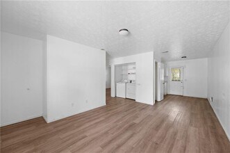 1008 Davis St in Monroe, GA - Building Photo - Building Photo