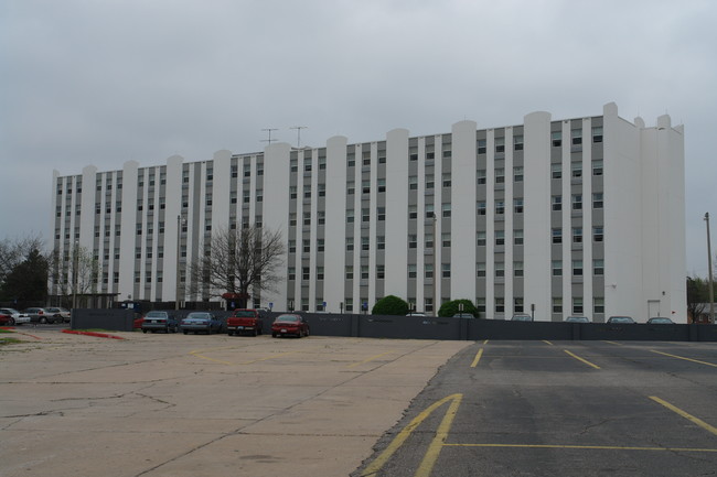 Willow Creek Manor in Wichita, KS - Building Photo - Building Photo