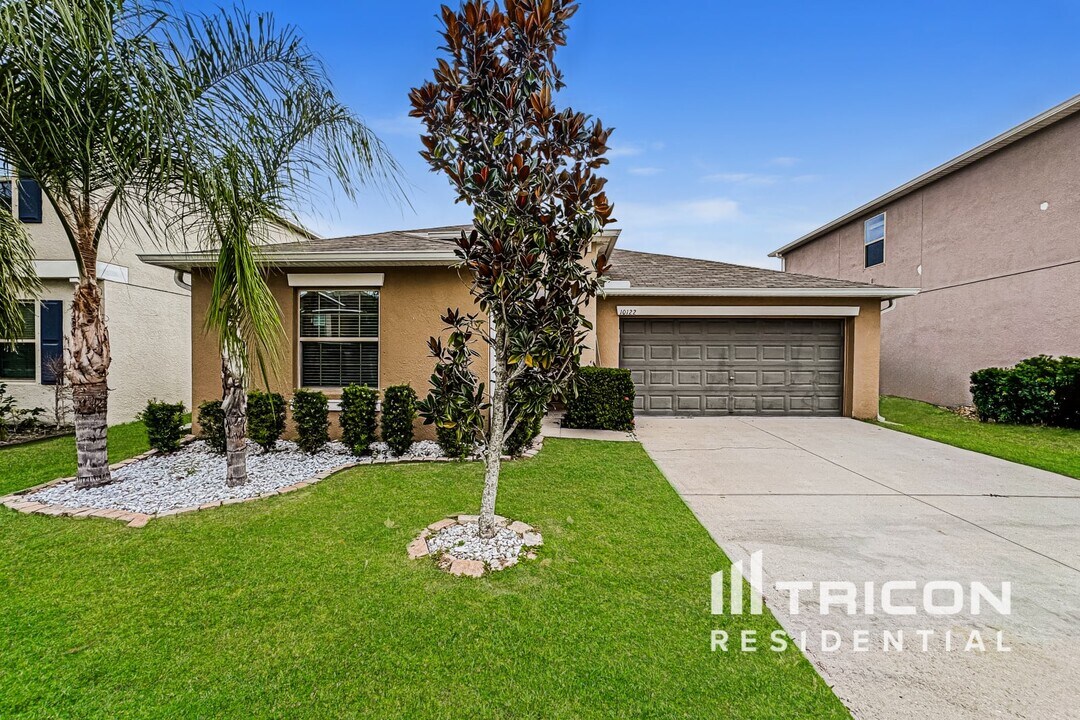 10122 Crested Fringe Dr in Riverview, FL - Building Photo