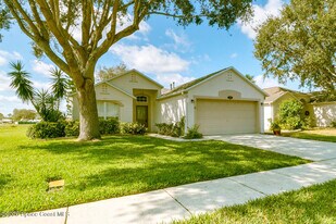 2152 Spring Creek Cir in Palm Bay, FL - Building Photo