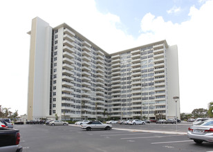 Coral Ridge Towers in Fort Lauderdale, FL - Building Photo - Building Photo