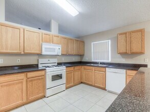 2765 Falcon Crest Pl in Lake Mary, FL - Building Photo - Building Photo