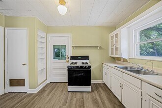 3100 King St in Austin, TX - Building Photo - Building Photo