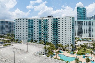 Ocean Residences in Hollywood, FL - Building Photo - Building Photo