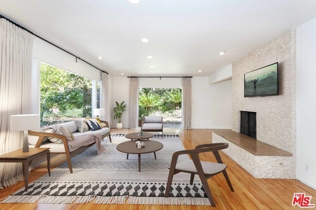 9534 Gloaming Dr in Beverly Hills, CA - Building Photo - Building Photo