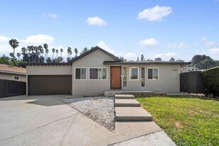 4364 Toland Way in Los Angeles, CA - Building Photo