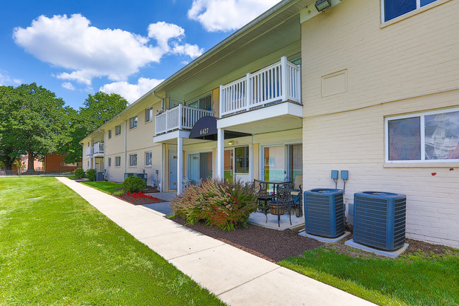 Avenue Apartments in Forestville, MD - Foto de edificio - Building Photo