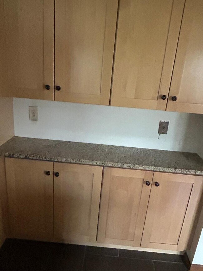 24 Woodcliff Dr in Simsbury, CT - Building Photo - Building Photo