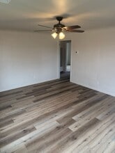 260 E Sherman St in Lebanon, OR - Building Photo - Building Photo