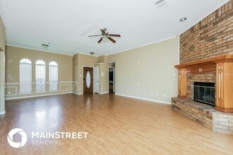 740 Regalwood Dr in Desoto, TX - Foto de edificio - Building Photo