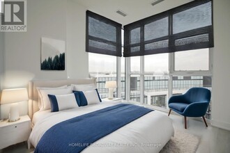 50-1050 George Butchart Dr in Toronto, ON - Building Photo - Building Photo