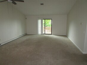 1 Walnut Ct in Fishkill, NY - Building Photo - Building Photo