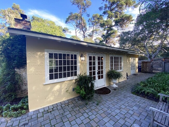 property at 580 Viejo Rd