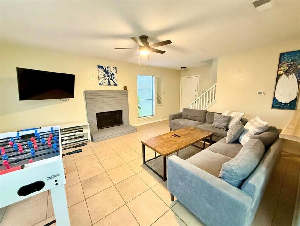 13307 Saddlebrook Trail in Austin, TX - Building Photo