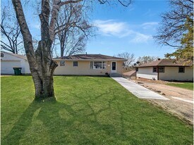 5917 34th Ave N in Minneapolis, MN - Building Photo