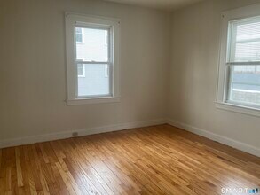 340 Knowlton St in Stratford, CT - Building Photo - Building Photo