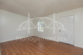 5601 Pansy Ln in Jacksonville, FL - Building Photo - Building Photo