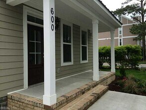 600-23rd 1/2 23 1/2 St in Virginia Beach, VA - Building Photo - Building Photo