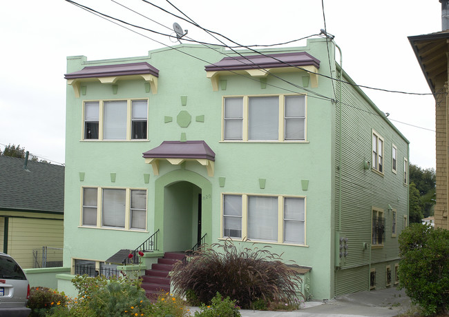 820 E 21st St in Oakland, CA - Foto de edificio - Building Photo
