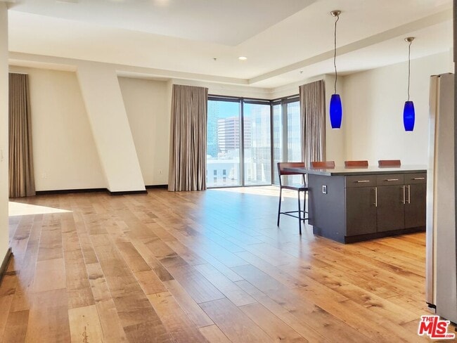 property at 655 S Hope St