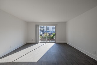 Royal Arms of Green Hills in Nashville, TN - Building Photo - Interior Photo