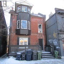 2011 Dundas St W in Toronto, ON - Building Photo