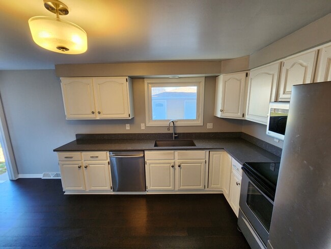 3219 S 10th St in Sheboygan, WI - Building Photo - Building Photo